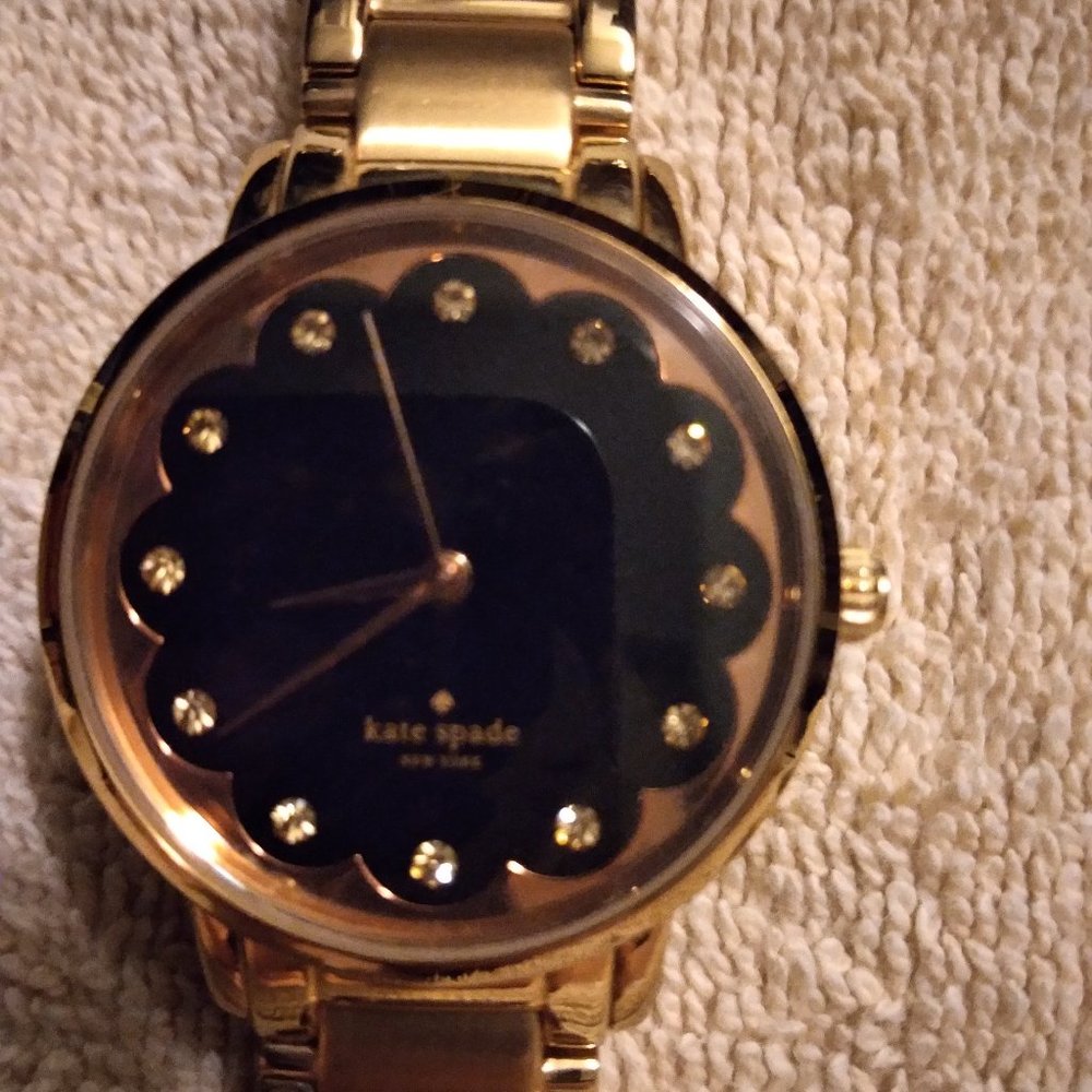 Kate Spade Women's KSW1044 Scallop Metro Crystal Rose-Tone Stainless Steel Watch